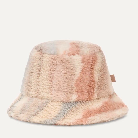 UGG Accessories - NWT UGG Women's Frankie Fluff Topa Hat